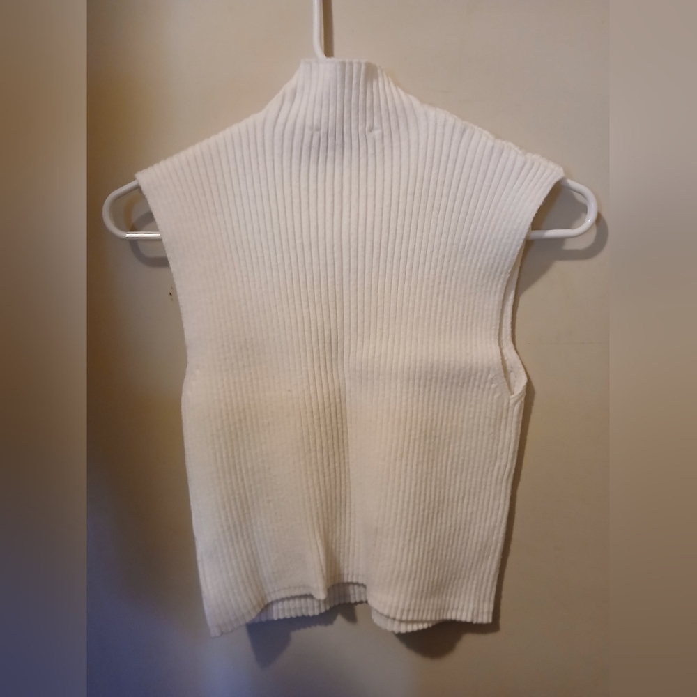 Zara Women's White Ribbed Turtleneck Sleeveless Shirt - Picture 2 of 2